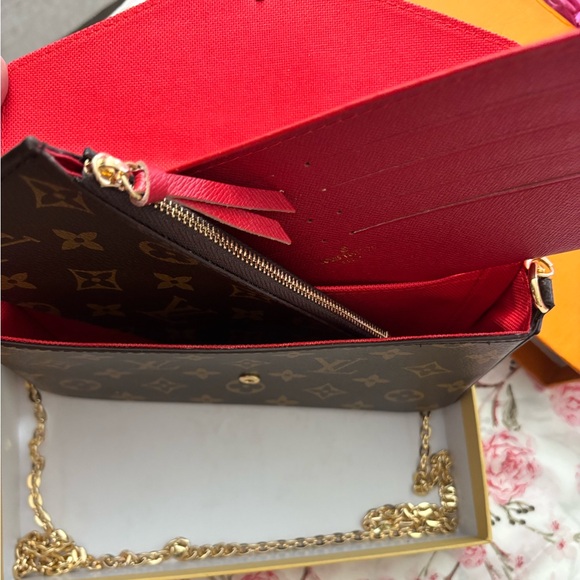 LV High Fashion Crossbody for Cell Phone Perfect. Too Cute - Picture 5 of 6